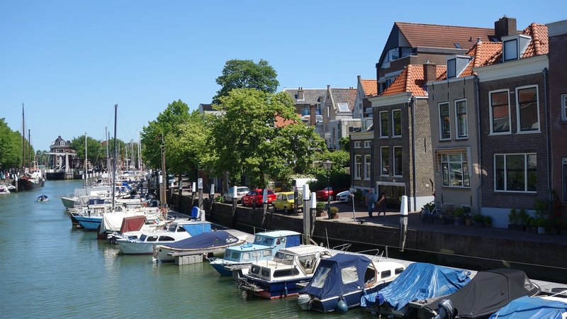 dordrecht-800328_1280